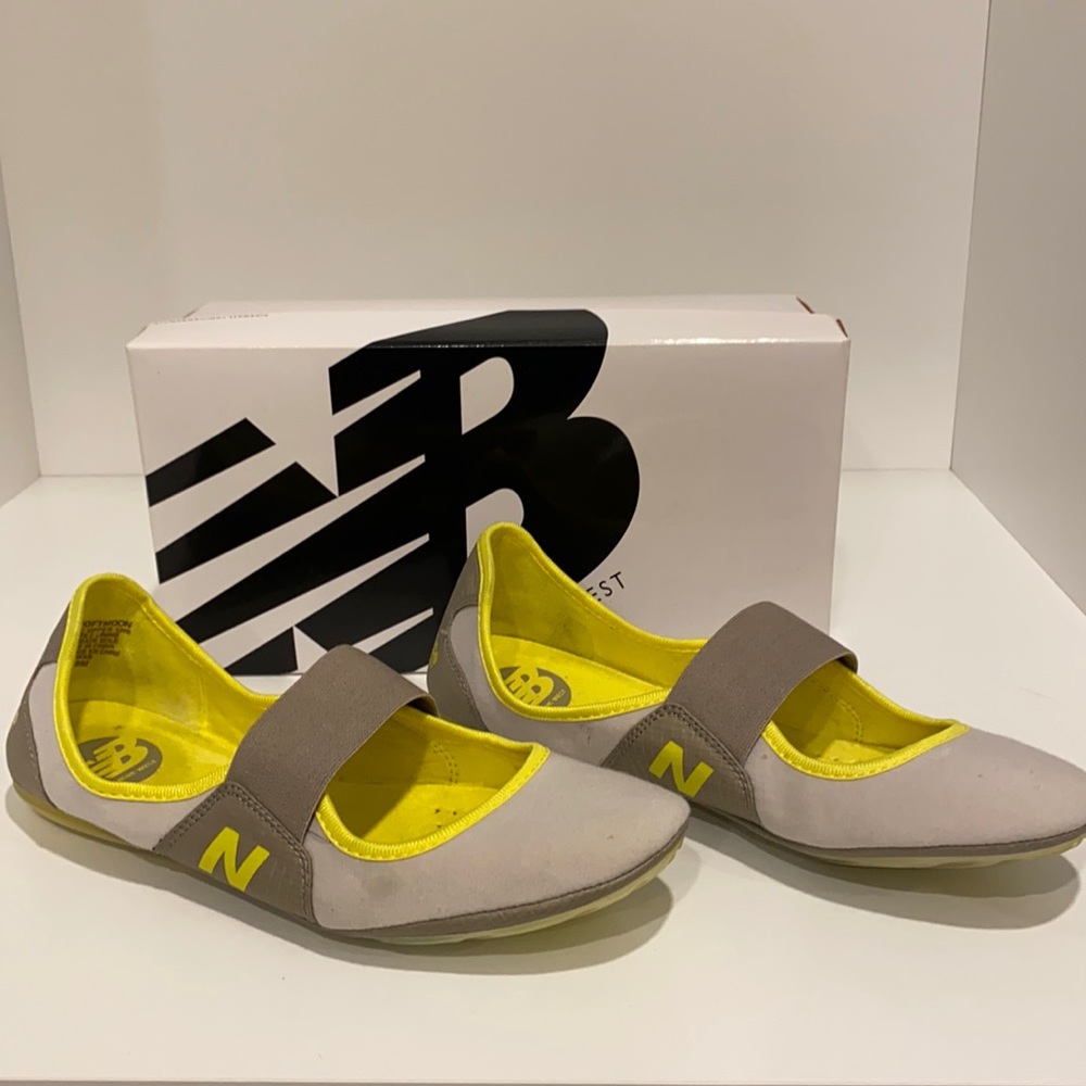 New Balance flats